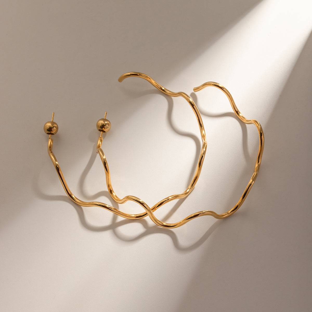 Wavy Hoops