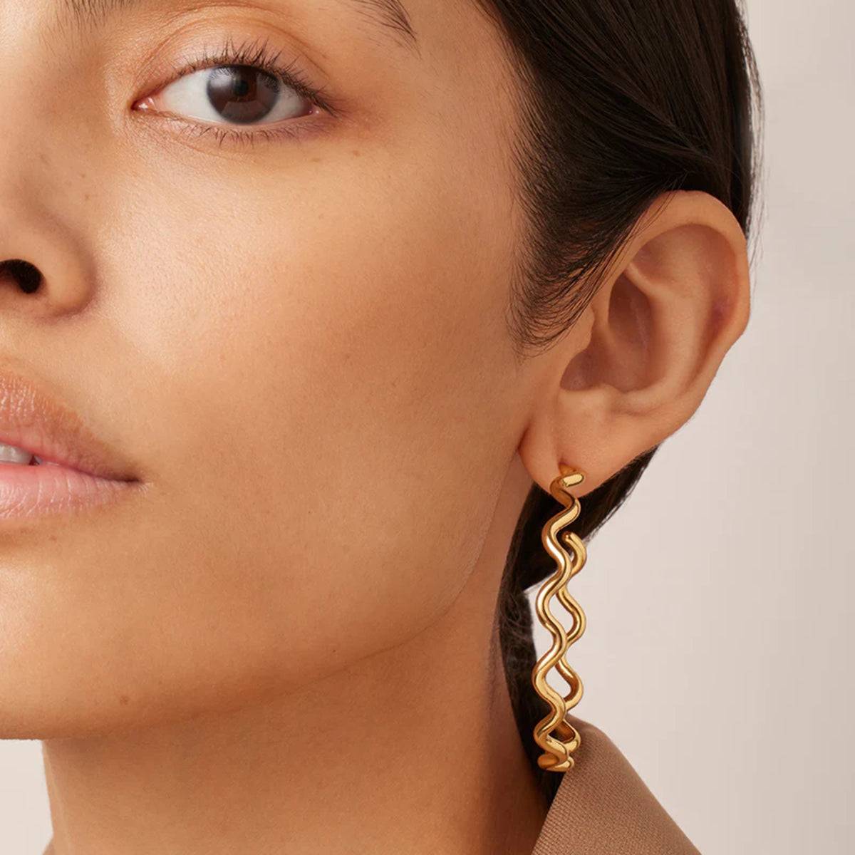 Wavy Hoops