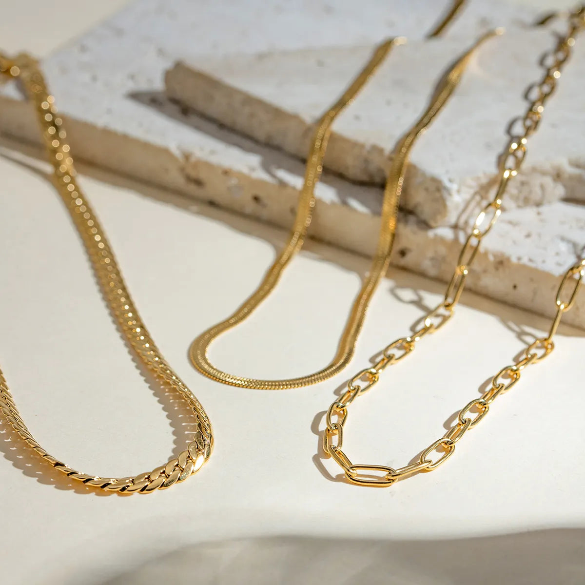 THE GOLD NECKLACE SET